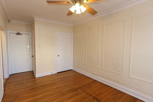 Building Photo - 1023 N Dearborn