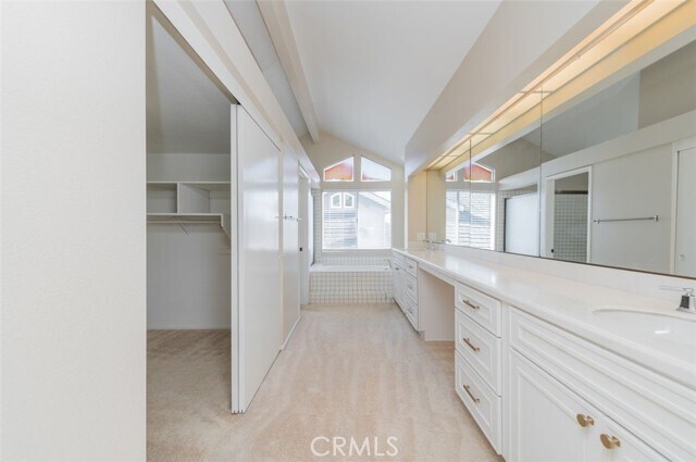 Building Photo - 8 Bayview