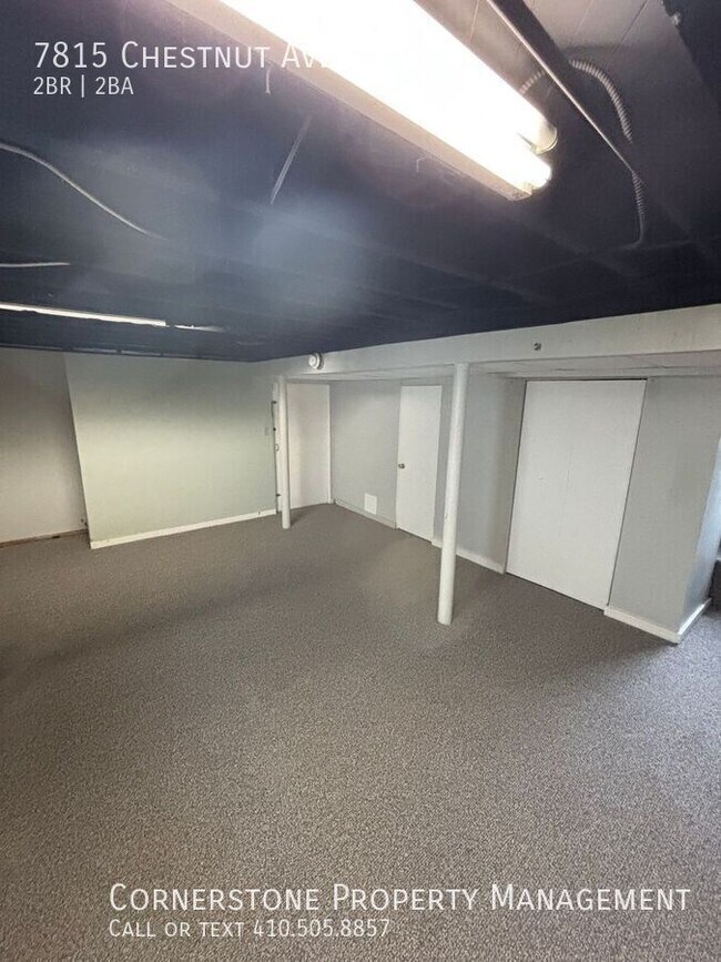 Building Photo - 7815 Chestnut Ave