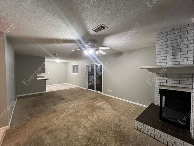 Building Photo - 1024 N J P Wright Loop Rd