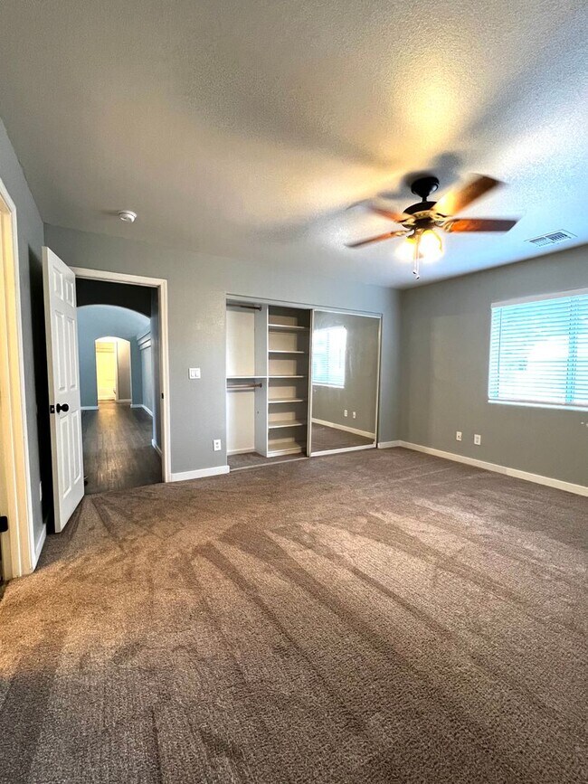 Building Photo - Three Bedroom Home with RV/Boat Parking ~ Prescott Valley