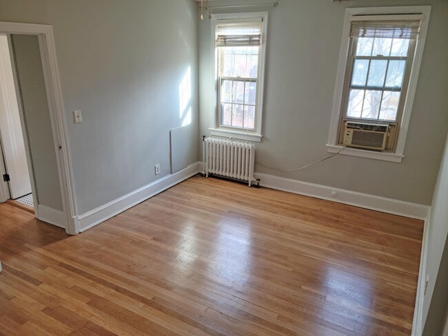 Building Photo - 1301 Longfellow St NW