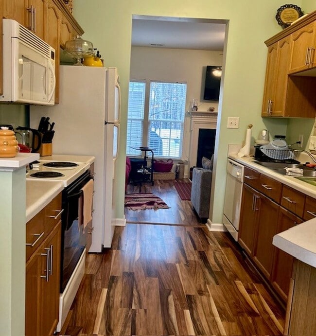 Building Photo - Townhome in Matthews