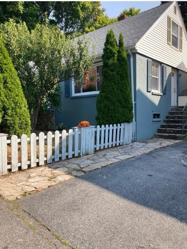 Building Photo - 45 Pilgrim Ave