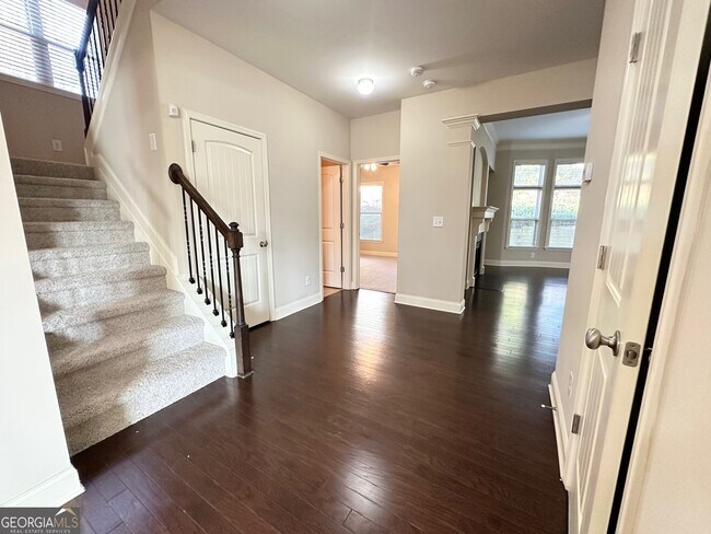 Building Photo - 5605 Upper Creek Ct
