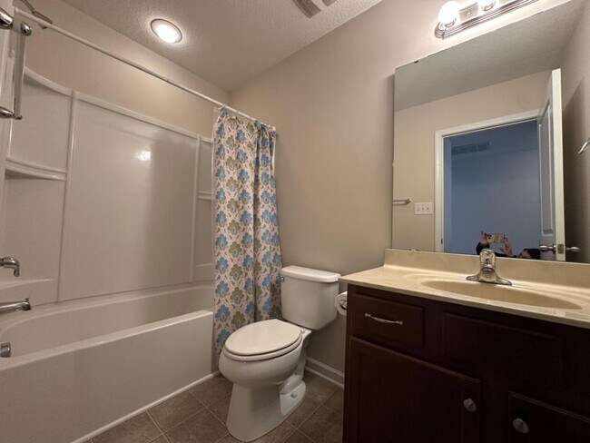 Building Photo - 4531 Hubbard Falls Dr