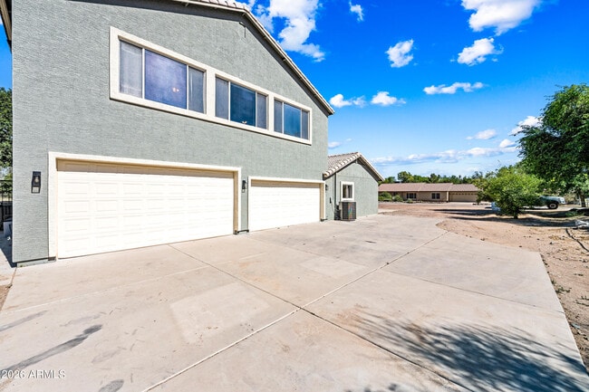 Building Photo - 6634 N 176th Ave