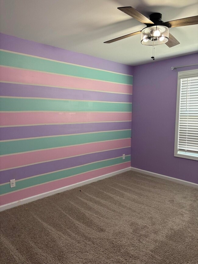 Building Photo - 335 Niblick Dr