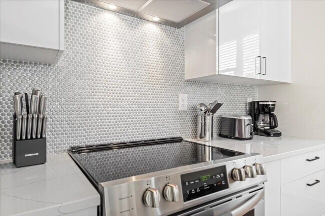 Building Photo - 1319 Anderson St