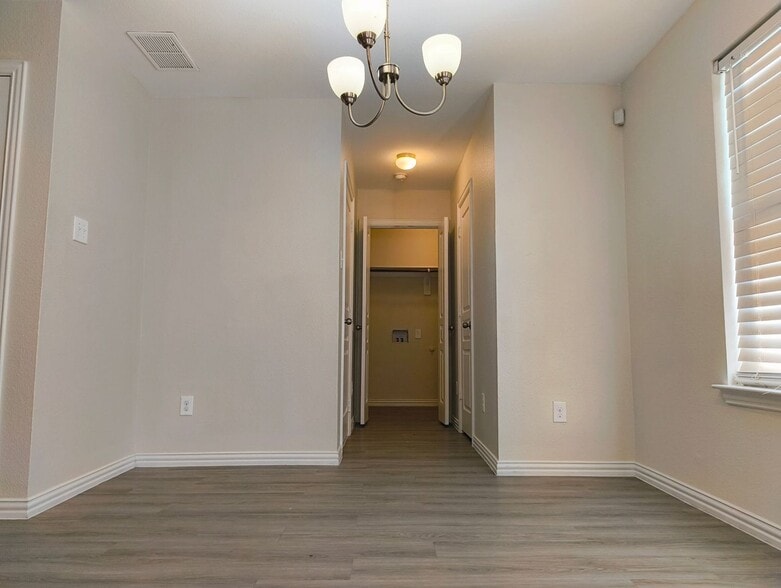 Building Photo - 1540 Chama Dr