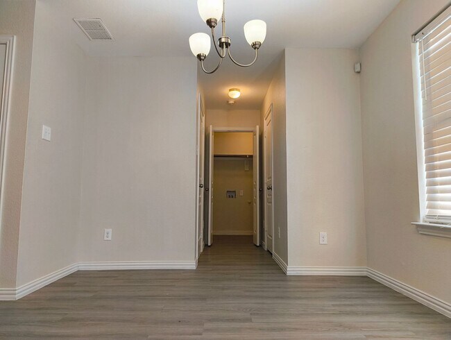 Building Photo - 1540 Chama Dr