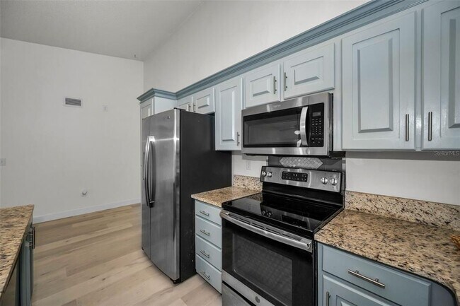 Building Photo - 3377 Crystal Ct E