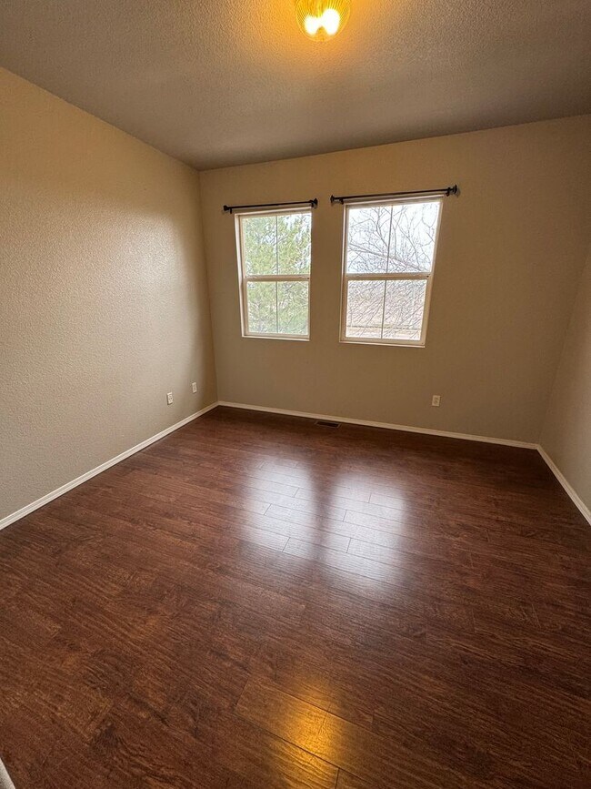 Building Photo - Gorgeous 2bd 2ba Condo in Southwest Colorado Springs!