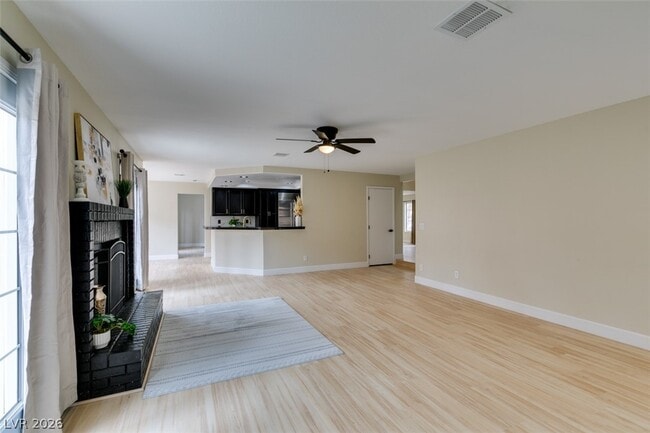 Building Photo - 821 Long Branch Dr