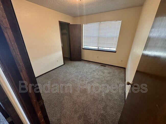 Building Photo - 8506 E 56th St