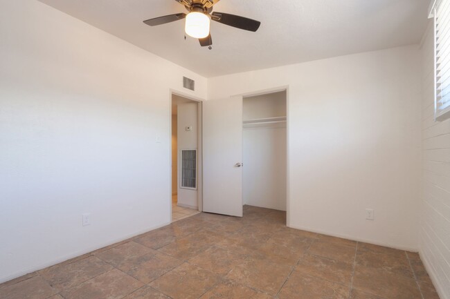 Building Photo - 3 Bedroom with Bonus Room and with Large Y...