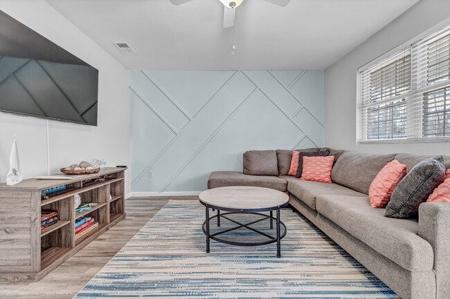 Building Photo - 601 Rheims Way