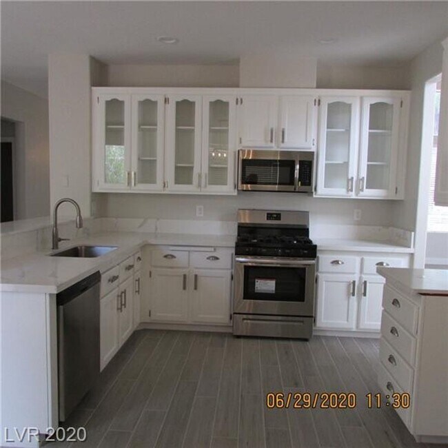 Building Photo - Beautiful 3 Bedroom/2.5 Baths in Summerlin
