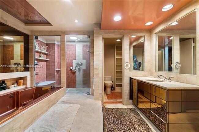 Building Photo - 11111 Biscayne Blvd