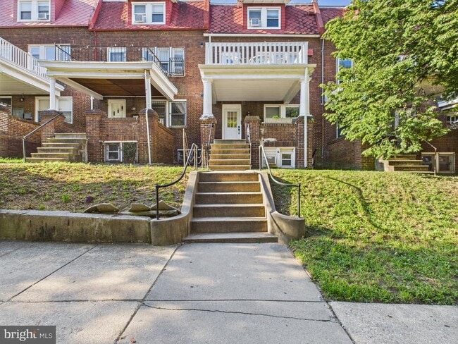 Primary Photo - 205 E 33rd St