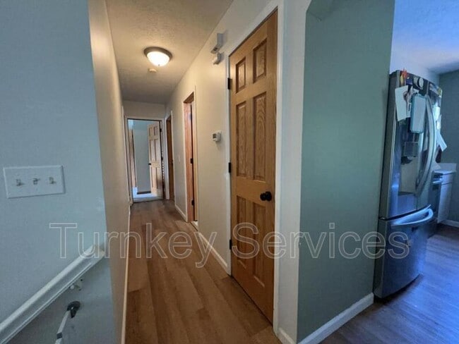 Building Photo - 405 Fort St