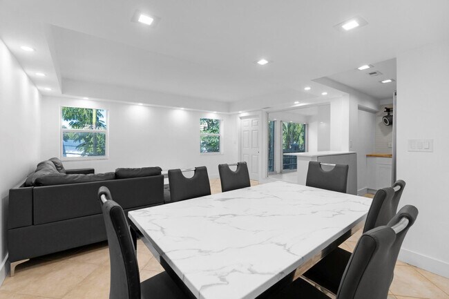 Building Photo - 1439 S Ocean Blvd