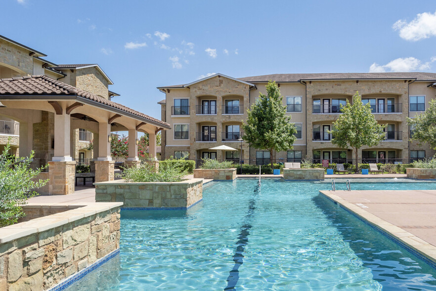 Spacious Pool Area with Private Cabanas - Allora Bella Terra