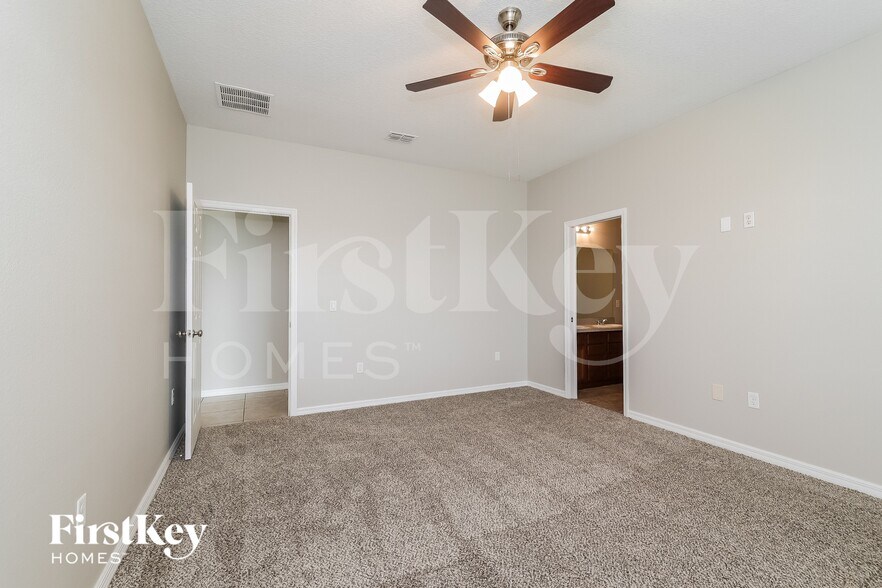 Building Photo - 3670 Moca Dr