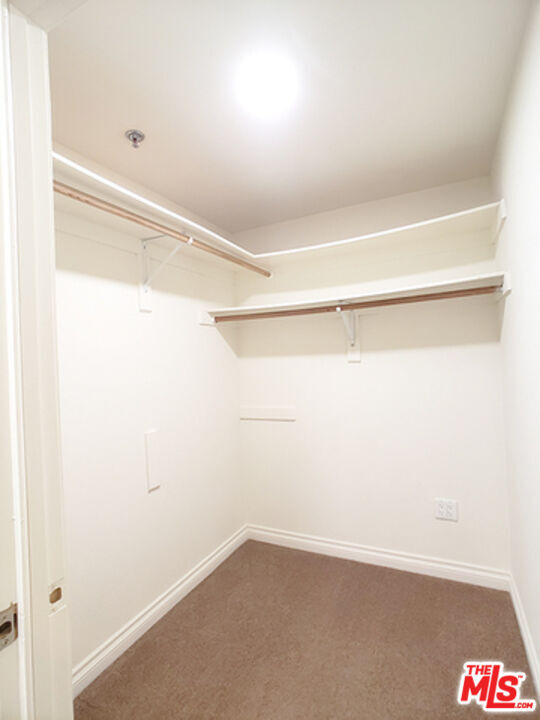 Building Photo - 962 S Gramercy Dr