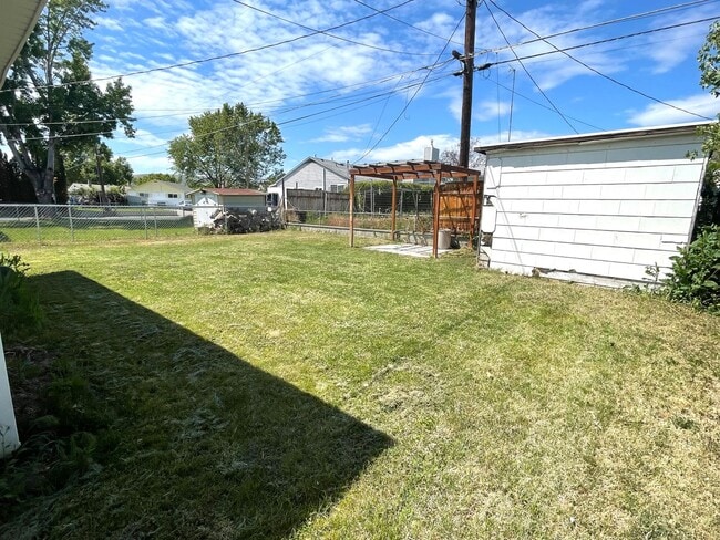 Building Photo - Cute and Cozy Two Bedroom Home in Richland