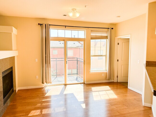 Building Photo - 13456 Via Varra