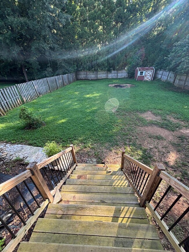 Building Photo - 522 Saint Helene Ct