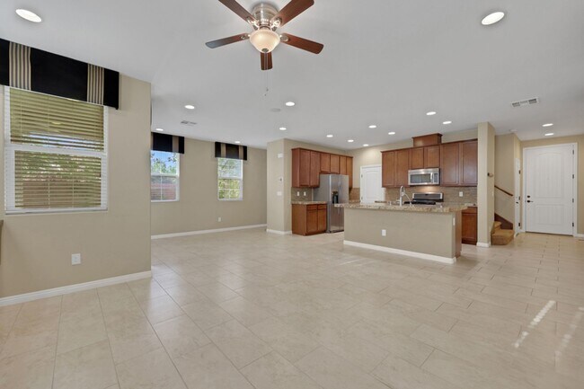 Building Photo - Southern Highlands: Spacious 4-Bedroom Home in a Gated Community with Upstairs Loft, Private Back...