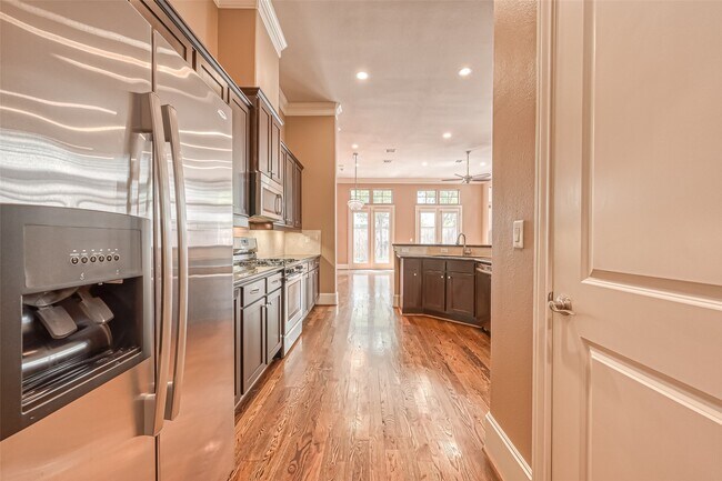 Building Photo - 5811 Kiam St