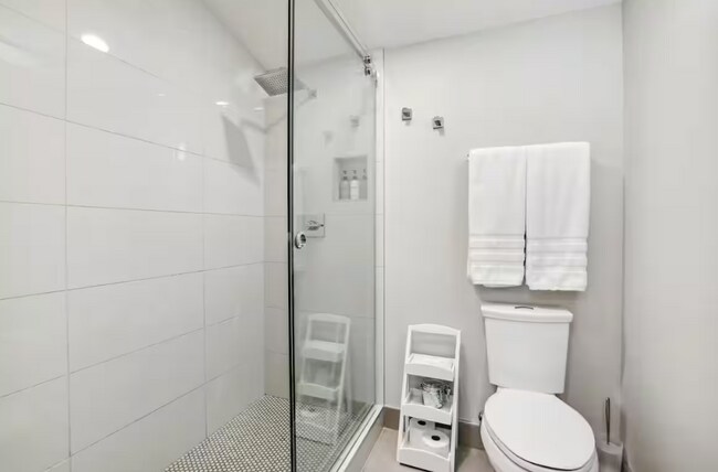 Building Photo - Charming 2-Bedroom, 2-Bath Single-Family Home