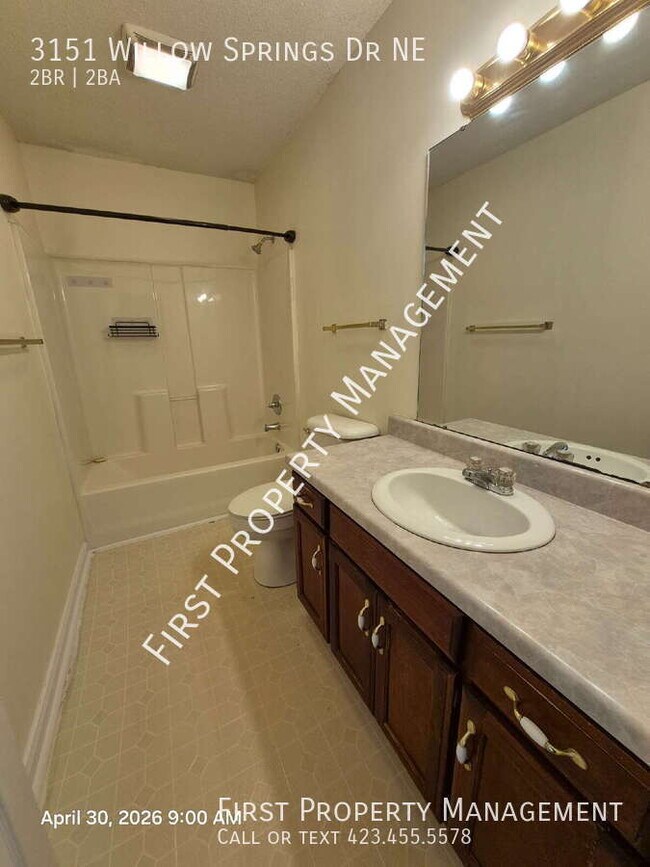 Building Photo - 3151 Willow Springs Dr NE