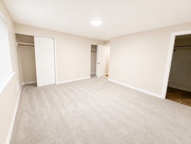 Building Photo - Beautiful 2 Bedroom 1 3/4 Bath Duplex in Gig Harbor!