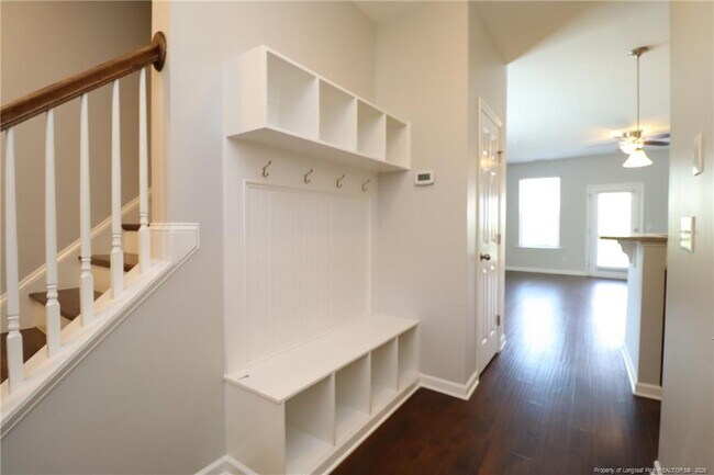 Building Photo - 408 Starkey St