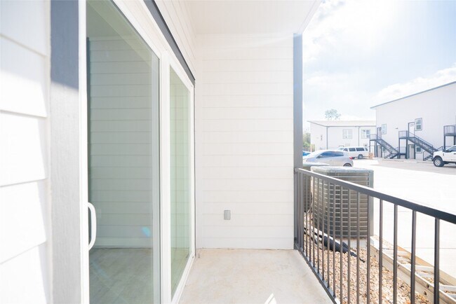 Building Photo - 2101 Reinke Rd