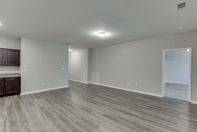 Building Photo - 145 Alexander Ln