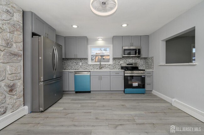 Building Photo - 408 David St