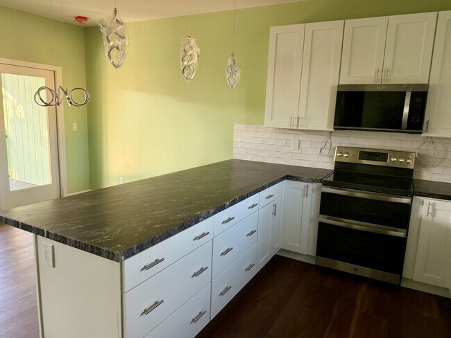 Building Photo - 1276 S Nahale Pl