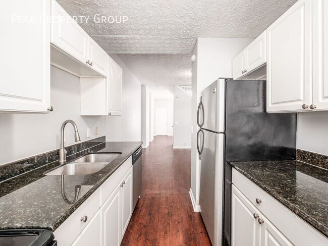 Building Photo - 417 E Mithoff St