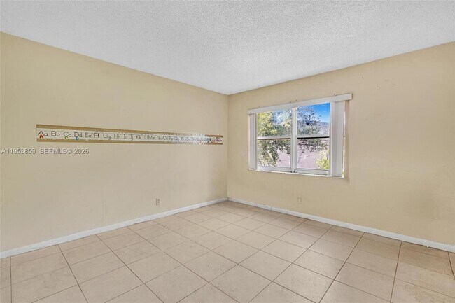 Building Photo - 3750 SW 60th Terrace