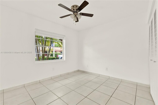 Building Photo - 7127 SW 154th Ct