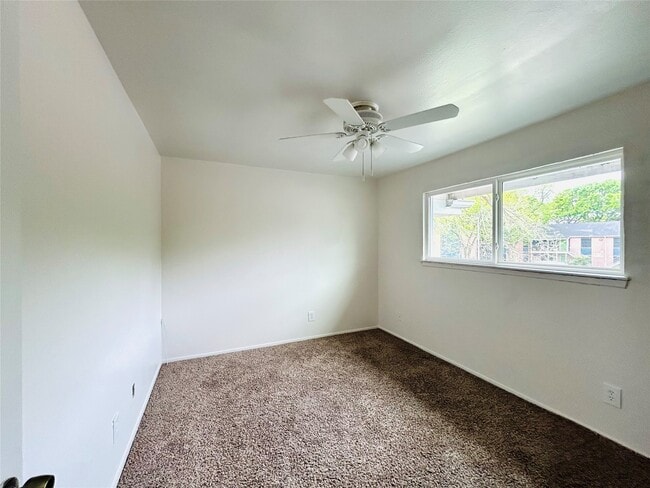 Building Photo - 5989 Allday Dr