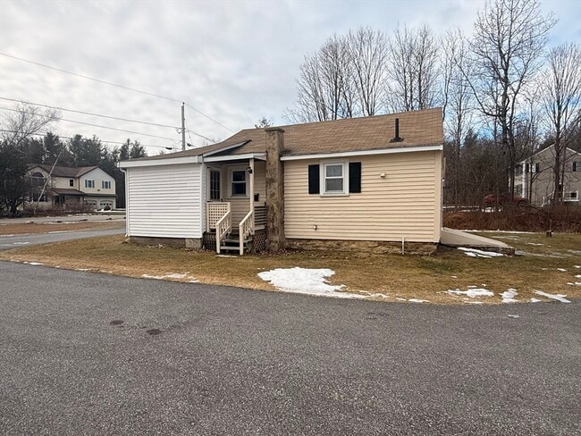 Building Photo - 348 Marshall St