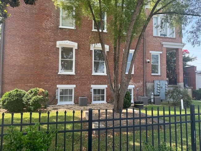 Building Photo - 32 S Adams St