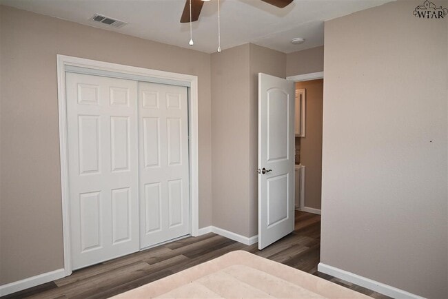 Building Photo - 5707 Hooper Dr