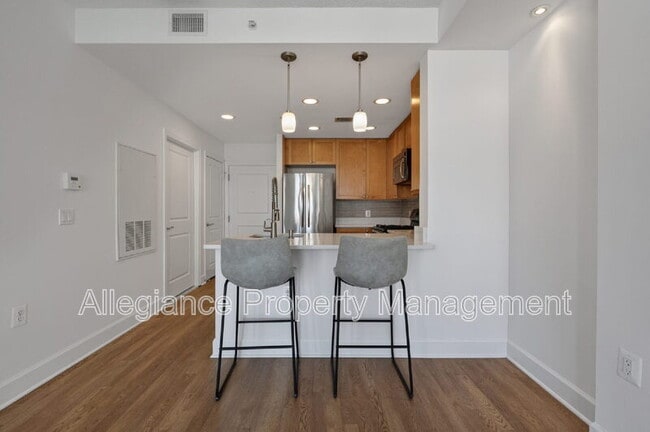 Building Photo - 3600 S Glebe Rd